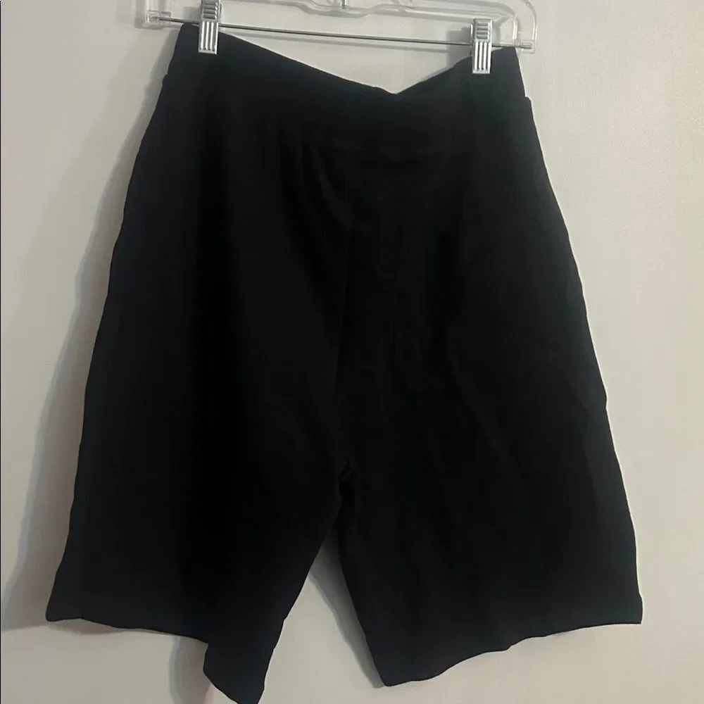 ThEast Black drawstring waist shorts, size Large